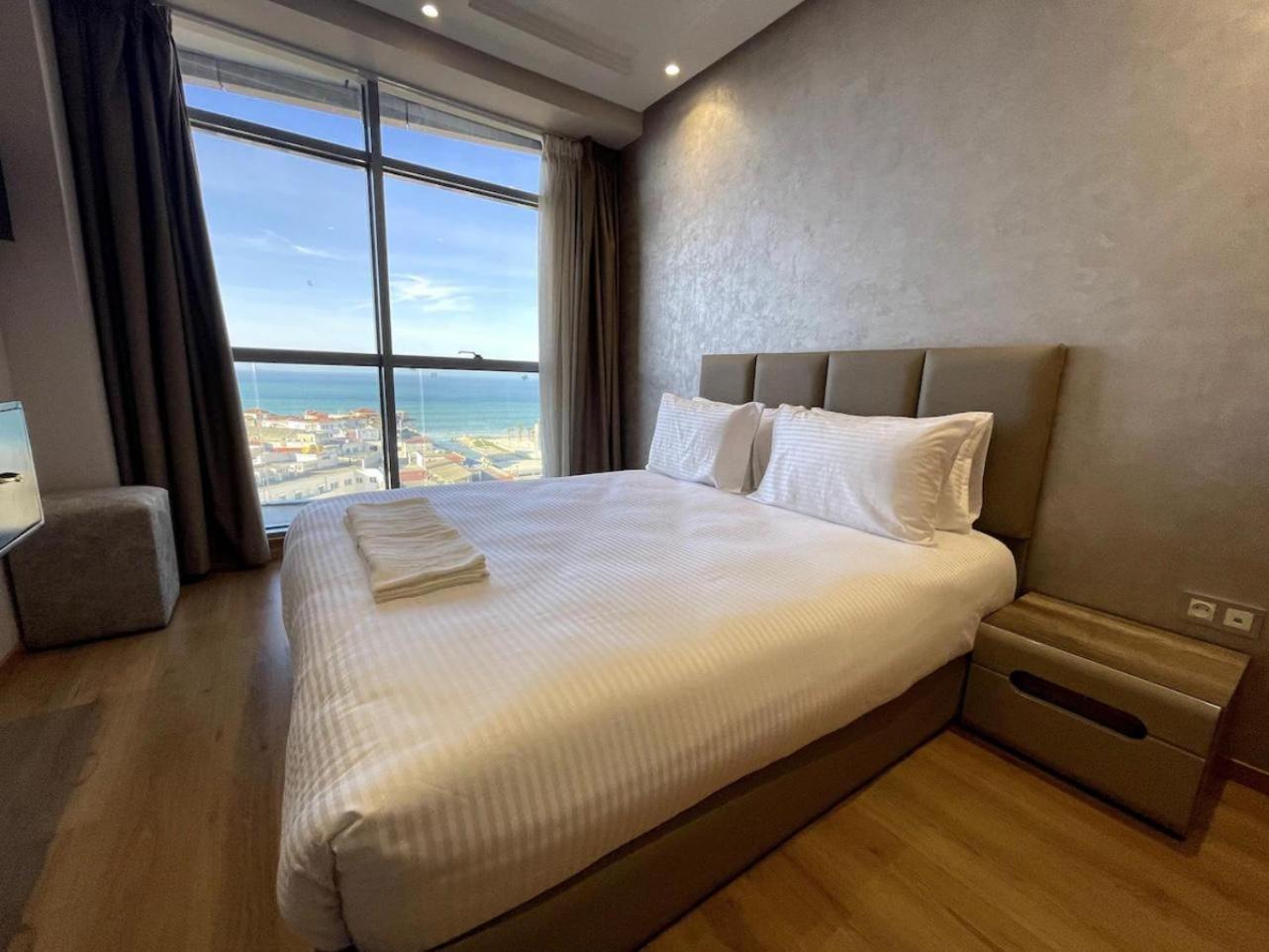 Seafront 2 Bedrooms Flat Танжер Екстериор снимка
