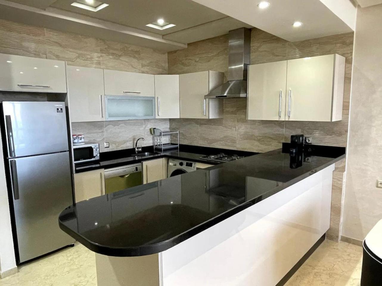 Seafront 2 Bedrooms Flat Танжер Екстериор снимка