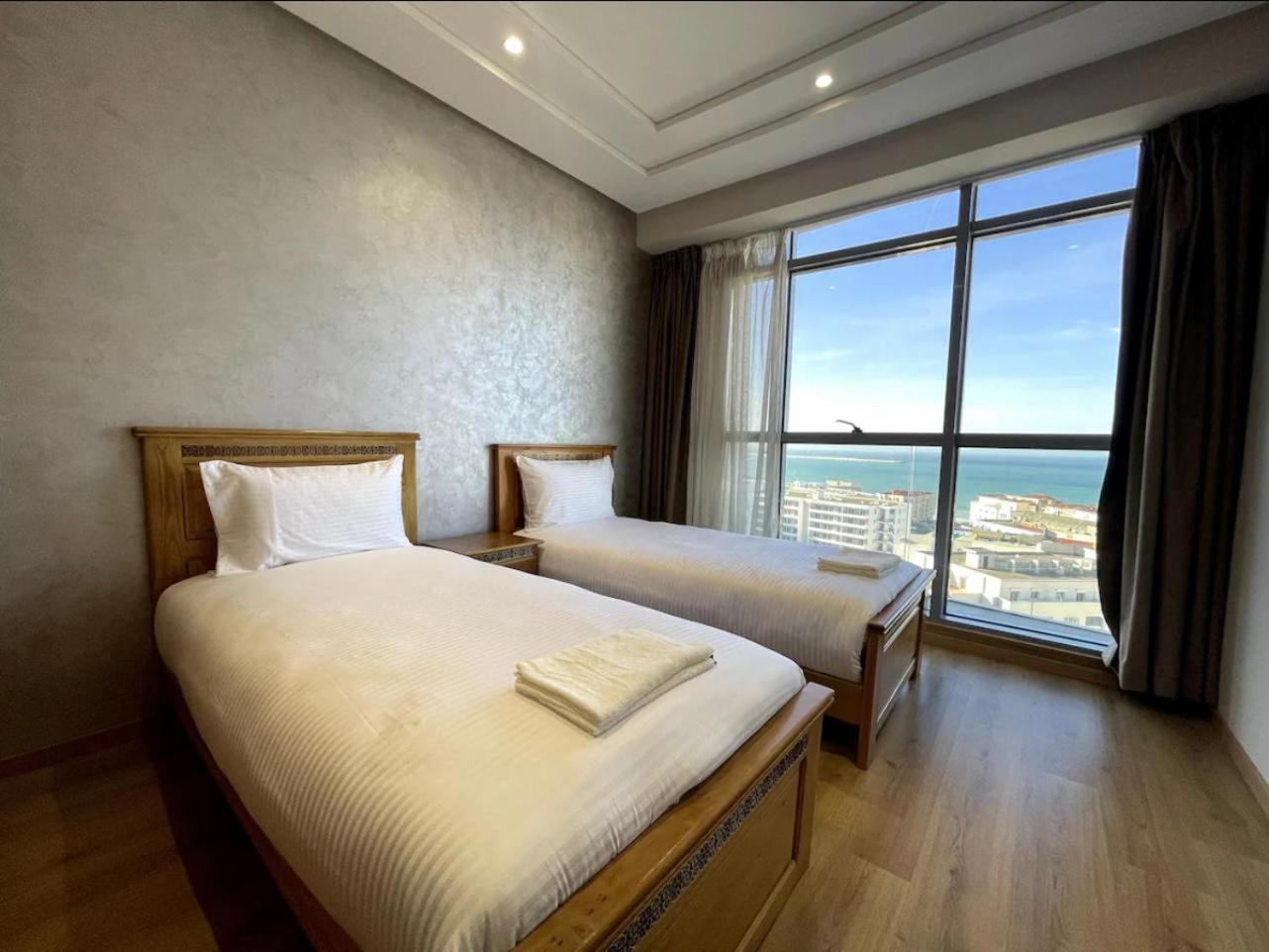 Seafront 2 Bedrooms Flat Танжер Екстериор снимка
